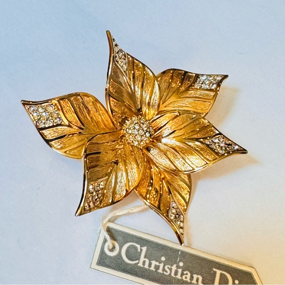 CHRISTIAN DIOR Germany Vintage Sculptural Flower Brooch Pin Gold Crystals - Picture 9 of 10